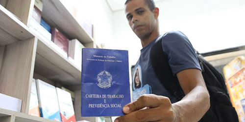 Mulheres, nordestinos e população de baixa escolaridade são a cara do desalento do Brasil